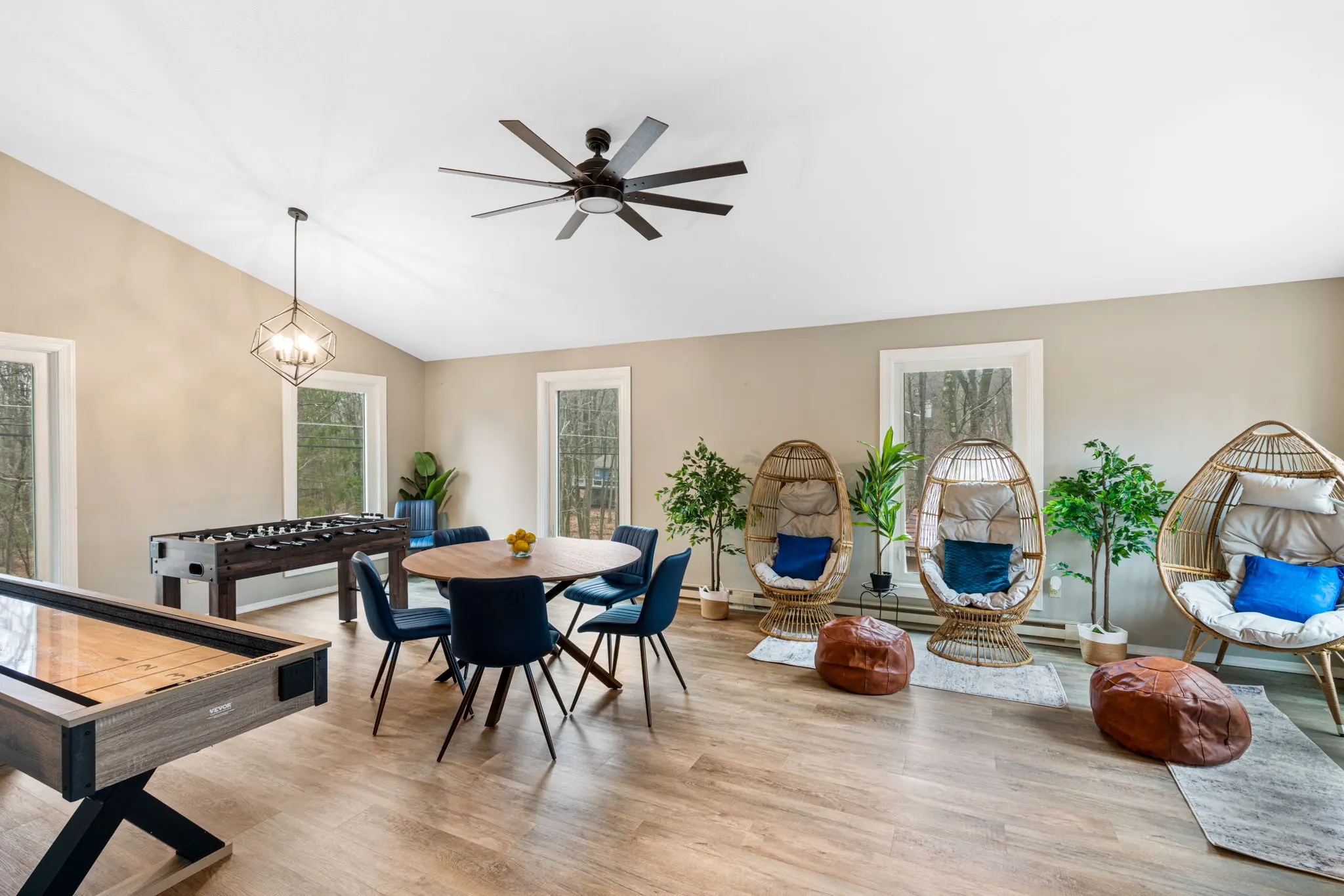 14-web-or-mls-29-wood-st-lake-harmony-pa-18624-airbnb-14